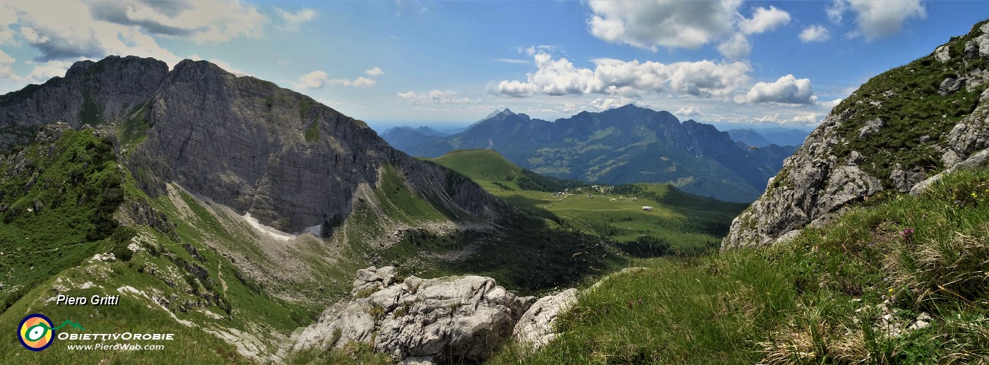 77 In discesa dalla Corna Grande alla Bocchetta e alla Valle dei Mughi .jpg